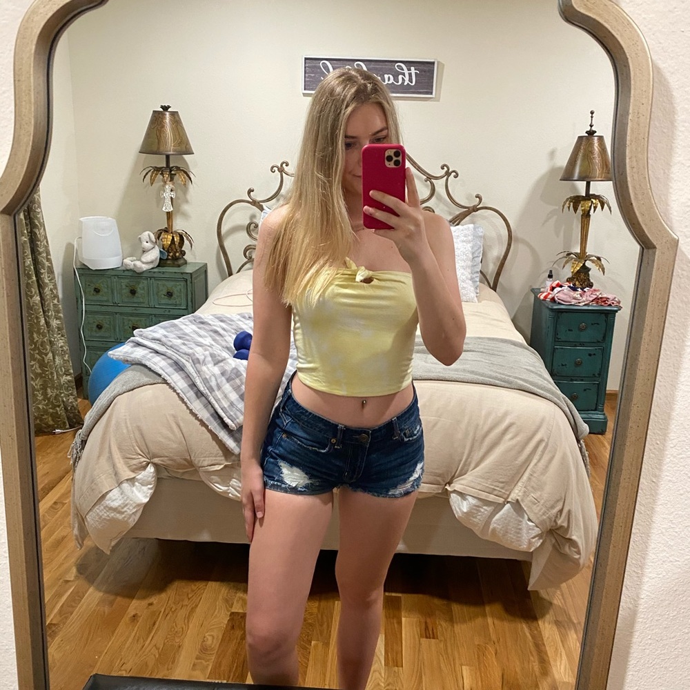 YELLOW tube top!! 🤩💛